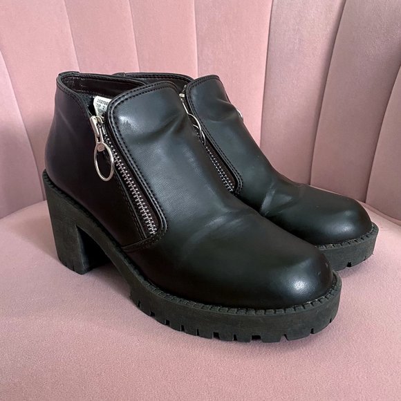 No Boundaries Shoes - Y2K No Boundaries O-Ring Zipper Booties
